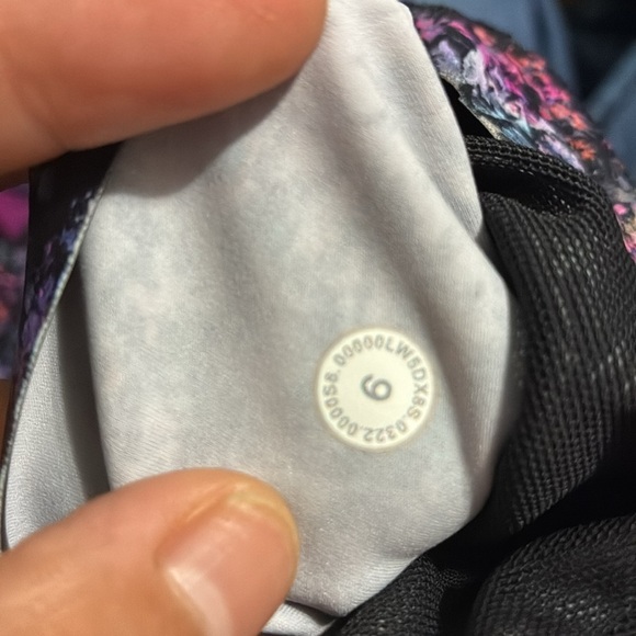 Lululemon Base Pace High-Rise Running Tight 28"
Floral Spray Multi size 6 - Picture 6 of 13